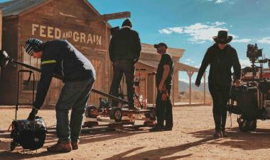 Review Film Twisters