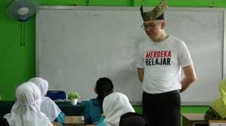 Sekolah Penggerak dan Era Digital: Membangun Generasi Penerus yang Cerdas dan Megapliterasi