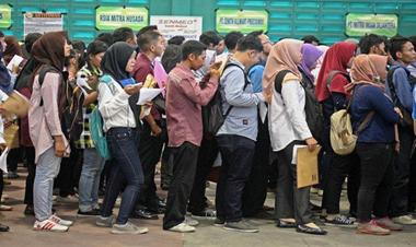 Gen Z Anak Muda Hidup dalam Gelembung Citra; Maka Hasilnya Jutaan Anak Muda Nganggur