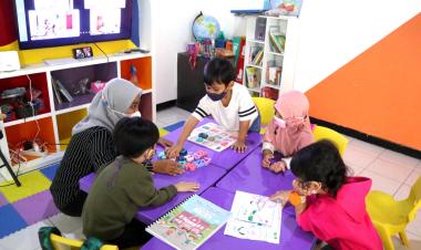 Pembelajaran Online vs. Pembelajaran Tatap Muka: Mana yang Lebih Efektif?