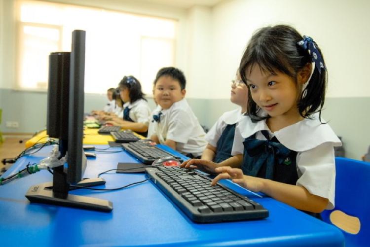 Menyiapkan Anak untuk Dunia Kerja Digital