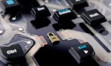 Perbedaan Antara Firewall Hardware dan Software dalam Keamanan Jaringan