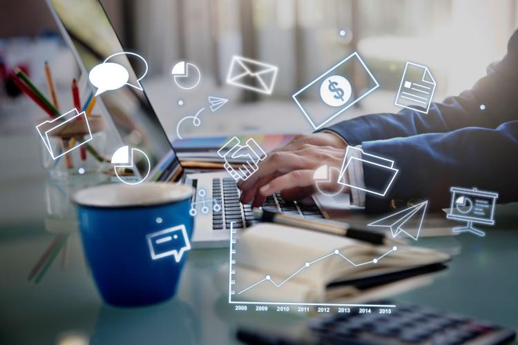 Strategi Bisnis Menggunakan Teknologi Terbaru