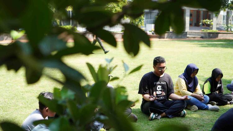 Mindfulness dalam Pendidikan untuk Meningkatkan Konsentrasi dan Kesejahteraan Siswa