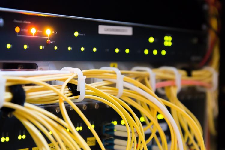 Perbedaan MikroTik dan Router Biasa Mana yang Lebih Efektif